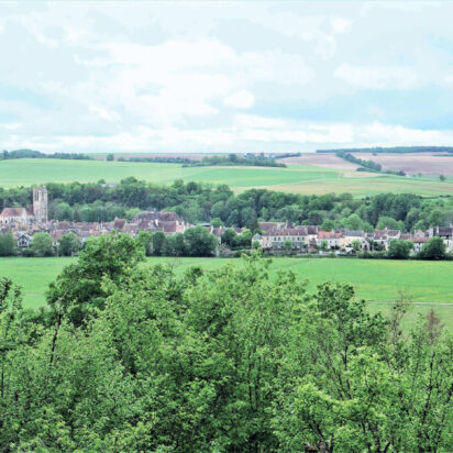 Noyers, dans l’Yonne, un trou de verdure où chante une rivière.